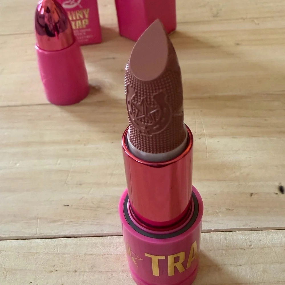 Jeffree Star Cosmetics Shiny Trap Lipstick in Cowboy Friction NEW